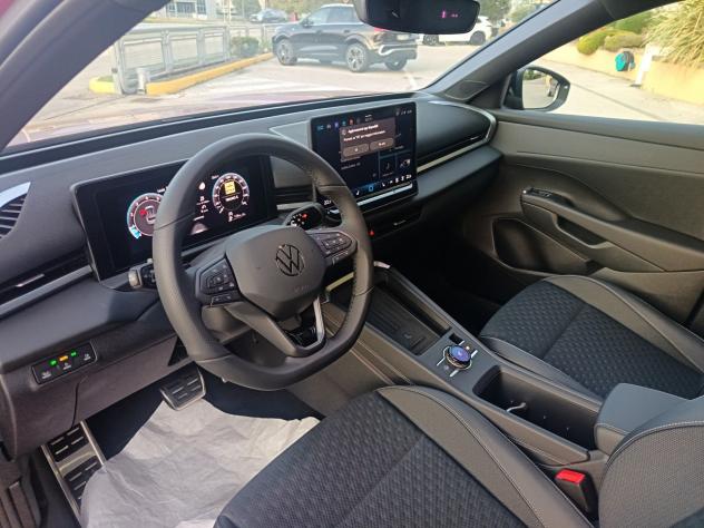 Volkswagen T-Roc T-Roc 1.5 etsi R-Line 150cv dsg - Foto 8
