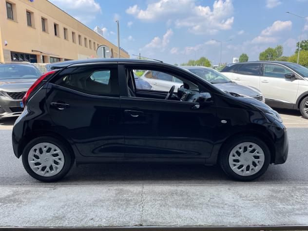 Toyota Aygo Connect 1.0 VVT-i 72CV 5 porte x-business - Foto 4