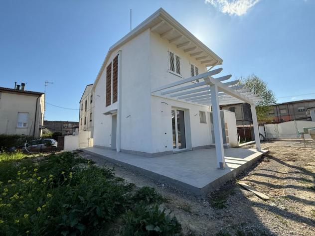 casa indipendente in vendita a Buti