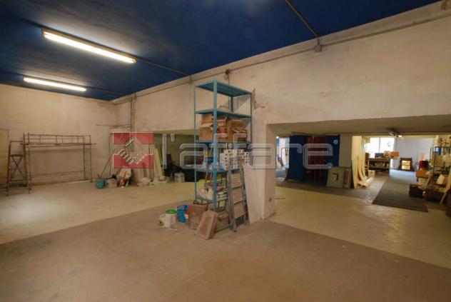 Locale comm.le/Fondo in vendita a Pontedera 390 mq Rif: 622104