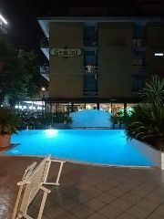 Massaggi Rilassanti e Muscolari anche a domicilio Rimini Riccione esperta. Tel:3317463625