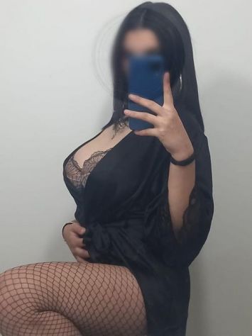 VIENI E FATTI MASSAGGIARE COCCOLARE AVVOLGERE - Foto 2 Tel:3512757132
