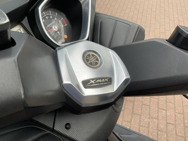 Yamaha X-Max 400 IRON MAX top case ABS - Foto 10