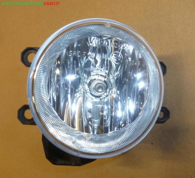 PROIETTORE FENDINEBBIA S. 81220-02110 SX  Parti elettriche  Fanaleria  Fendinebbia dx. TOYOTA - AURIS 5 porte - 01-01-2013 - 01-06-2015, TOYOTA -