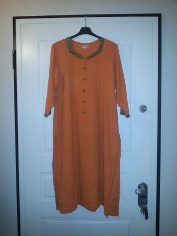 UN VESTITO NUOVO,UNISEX,TIPICO INDIANO,PRESO IN INDIA,100% LINO,ARANCIO E VERDE