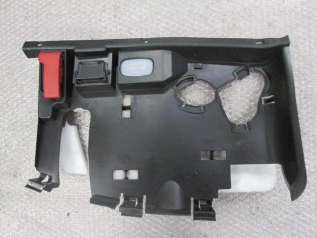 181316100601 RIVESTIMENTO INTERNO CRUSCOTTO PARTE INFERIORE - MANIGLIA APERTURA COFANO ANTERIORE MERCEDES CLASSE R 350 V251 3.0 D 4X4 195KW AUT 5P (20