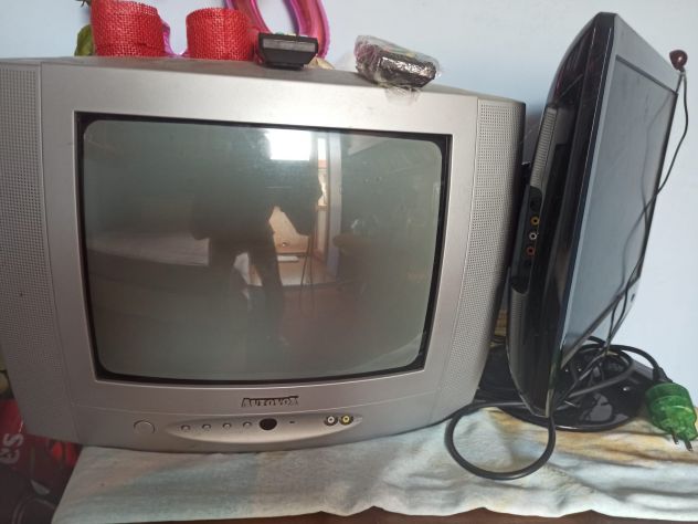prezzi  bassi da urlo regalati ,mobilia cameretta /cucina/salotto ecc 10/50 euro - Foto 4