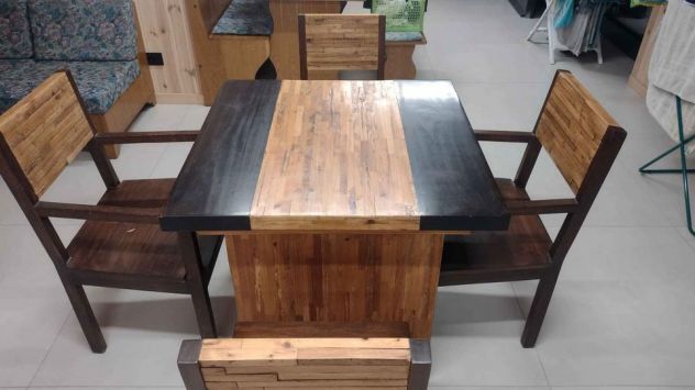 Vendo Tavolo Etnico 90x90 e 2 sedie standard e 2 sedie con braccioli - Foto 4