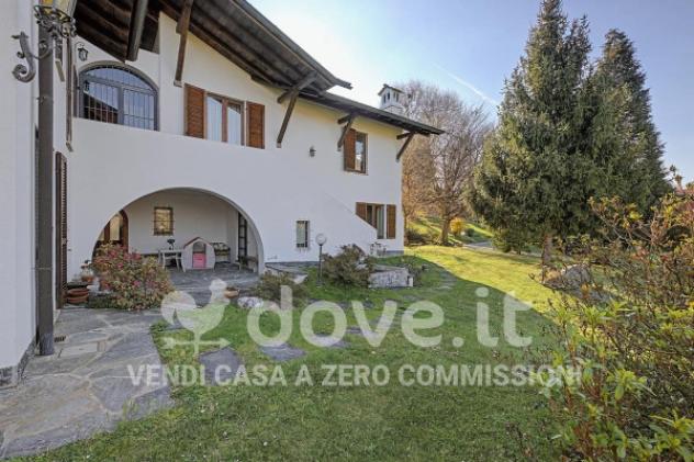Villa di 475 m² con più di 5 locali e box auto doppio in vendita a Malnate - Foto 4