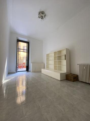 Milano via Panfilo Castaldi, affittiamo al piano secondo con ascensore grande trilocale con terrazzo.L'immobile è composto da ingresso, cucina abitabi