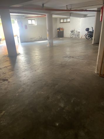 POSTO AUTO COPERTO IN GARAGE