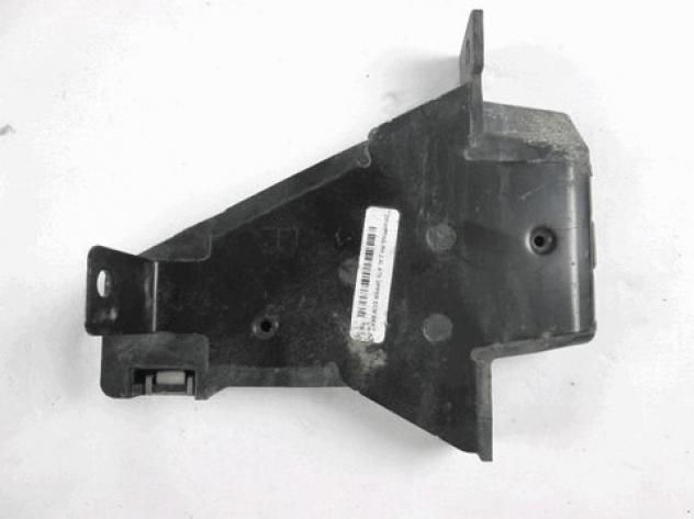 68144540AB SUPPORTO RADIATORE SUPERIORE LATO DESTRO JEEP CHEROKEE 2.2 CRD 136KW AUT RICAMBIO USATO
