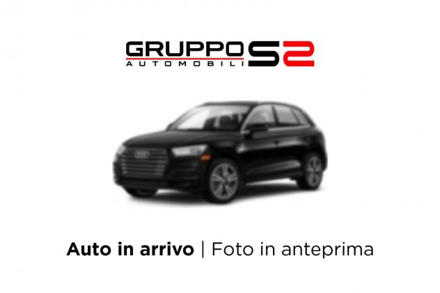 Audi Q3 2.0 TDI 120cv Business Fari Xenon plus/Assistente al parcheggio e telecamera per retromarcia/ Sistema di navigazione MMI® plus