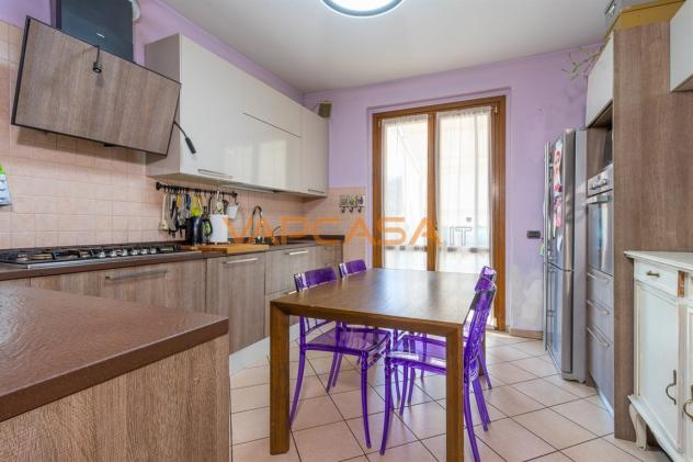 VILLA SINGOLA CON GIARDINO PRIVATO E POSSIBILITÀ PISCINA – CIVIDATE AL PIANO - Foto 12