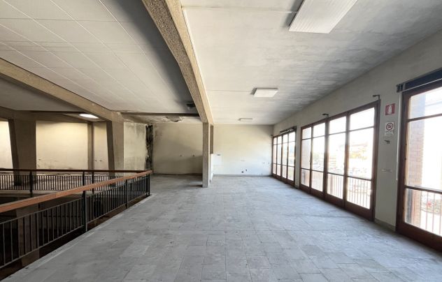 Edificio polifunzionale nel pieno centro urbano di Cecina - Foto 18