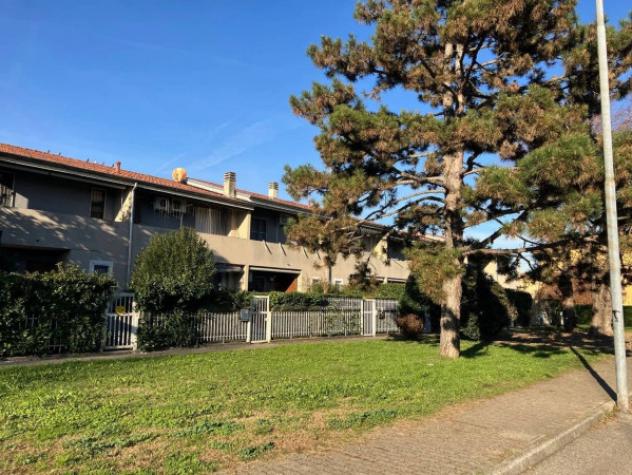 Immobile in asta di 126 m² con più di 5 locali e box auto in vendita a Burago di Molgora - Foto 4
