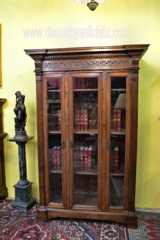 Libreria a tre ante stile Neorinascimento