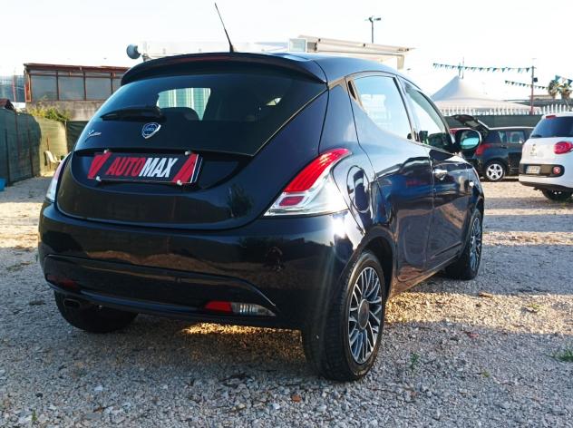 Lancia Ypsilon 1.2 69 CV 5 porte GPL Ecochic Platinum - Foto 3