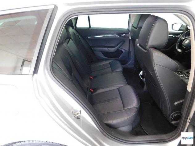 SKODA Octavia 2.0 TDI EVO SCR DSG Wagon Style - Foto 7