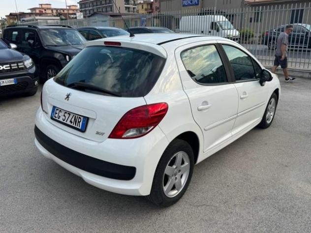 PEUGEOT 207 1.4 HDi 70CV 5p. Active rif. 24118872 - Foto 4