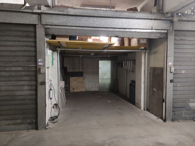 Box auto coperto in Via del Forte Tiburtino 162 – zona Tiburtina