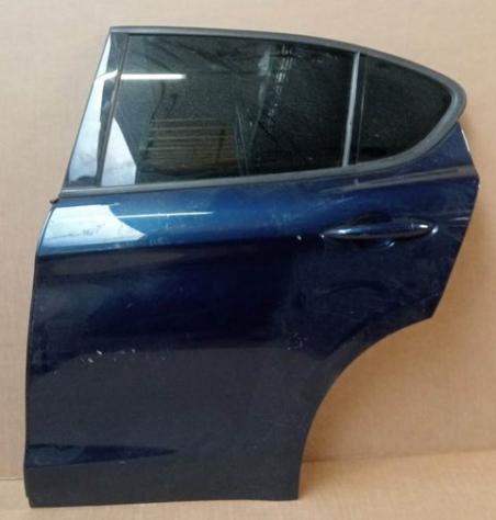 PORTA POST. SX. BLU SCURO MET. C/ALZ. E SERR. VETRO SCURO 999-U1294587 Carrozzeria  Lamierati esterni  Porte  Porta post. sx. ALFA ROMEO - STELVIO - 0