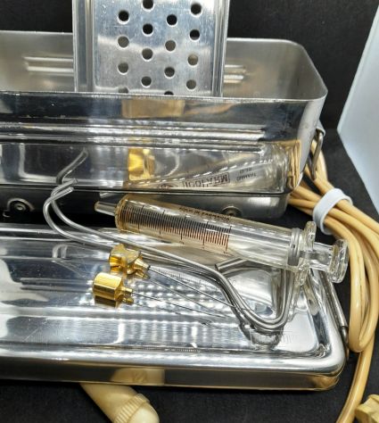 bollitore con siringa vintage autoalimentato a corrente - Foto 6