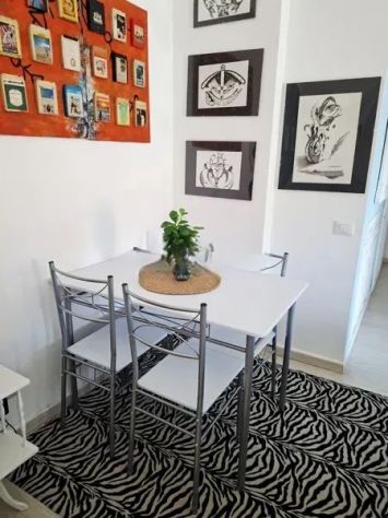 FIUMICINO TRILOCALE ARREDATO CON GIARDINO PRIVATO