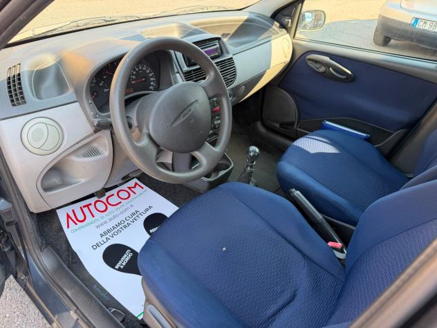 Fiat Punto 1.2i 16V cat 5 porte HLX - Foto 9