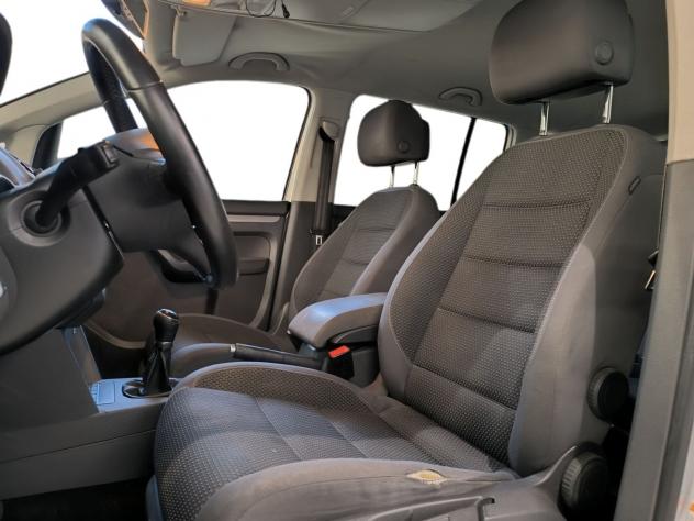 Volkswagen Touran 1.6 TDI 105 HP 7 POSTI UNIPROPRIETARIO - Foto 7