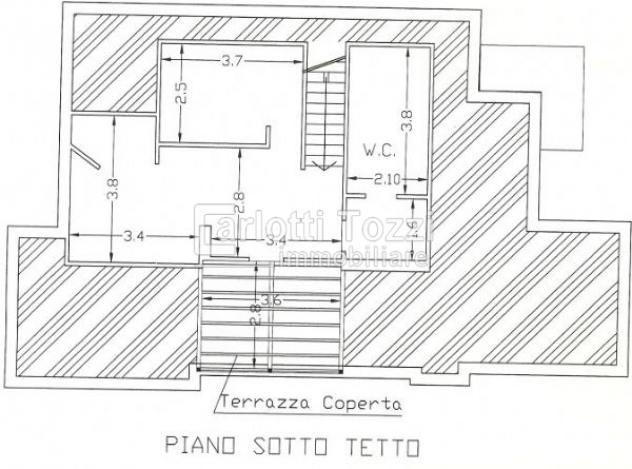 VENDESI A RISPESCIA PRESTIGIOSA VILLA UNIFAMILIARE TUTTA SU UN PIANO CON TAVERNA E 600 MQ DI GIARDINO E OLIVETO. COMPOSTA DA 5 VANI DOPPI SERVIZ - Foto 2