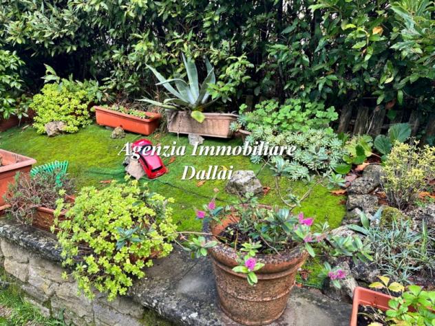 Borgo San Lorenzo (Ronta pressi) - Terratetto con garage e giardino