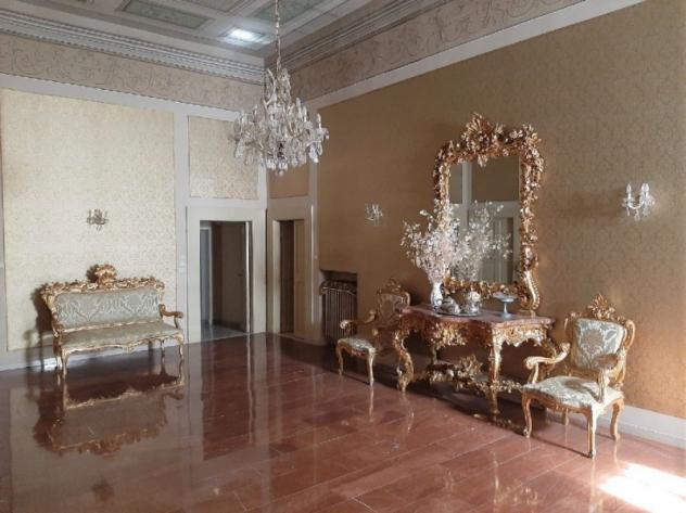 Orvieto centro - Ampio appartamento al piano nobile con terrazza in vendita in posizione centrale