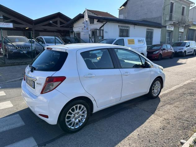 Toyota Yaris 1.0 5 porte Lounge - Foto 4