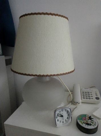Lampada da tavolo o comodino con paralume - Foto 2