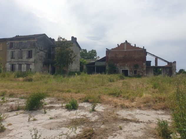 ABITAZIONE PIU' MAGAZZINO ED AREA DI PERTINENZA - Foto 3