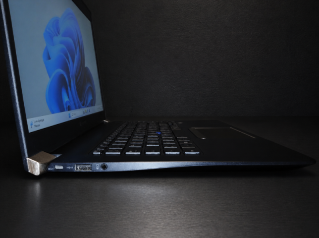 Laptop DynaBook 14" Touch | i7-10610u | Ram 16GB | NVMe 256GB - Foto 5