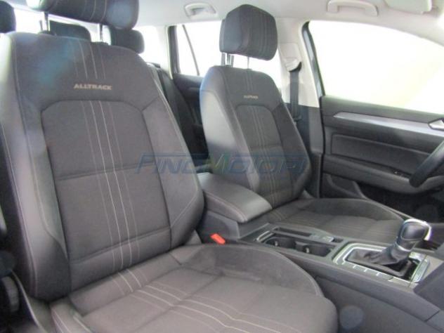 VOLKSWAGEN Passat Alltrack 2.0 TDI 190 CV 4MOTION DSG BMT rif. 23023498 - Foto 8