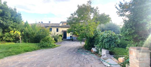 VILLA AFFIANCATA ZONA SPINA A 15 MINUTI DA PERUGIA - Foto 2