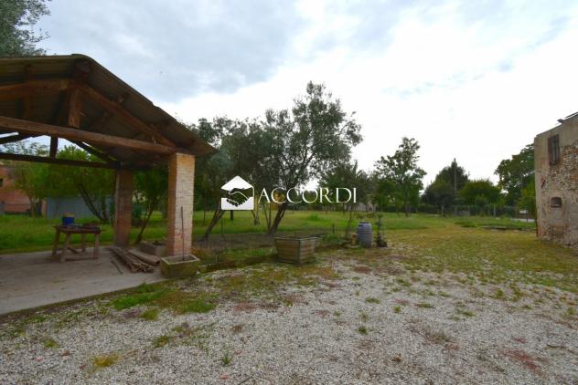 RUSTICO di 10 vani e di 750 mq (SANTA LUCIA DI PIAVE) rif. DT03 - Foto 2
