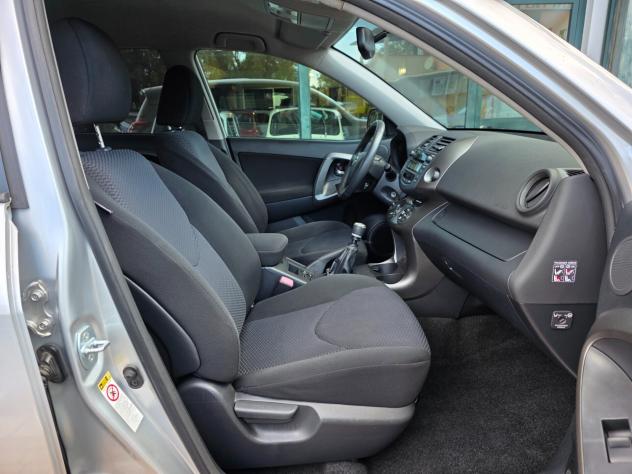 Toyota RAV4 Crossover 2.2 D-4D 150 CV Lounge 2wd - Foto 4