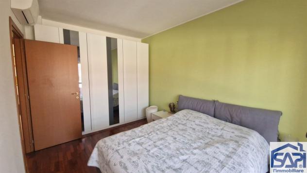 Bilocale con terrazzo e box - Foto 9