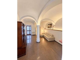 APPARTAMENTO INDIPENDENTE di 5 vani e di 130 mq (SIGNA) rif. L1393