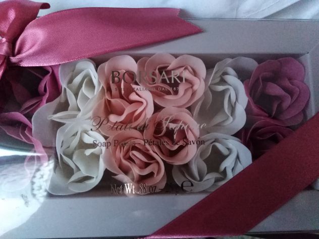 petali sapone