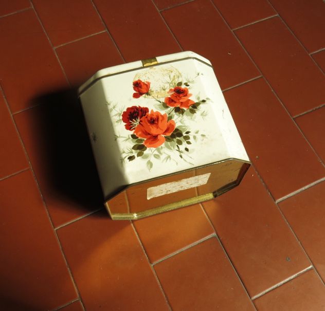 VECCHIA SCATOLA IN LATTA OTTAGONALE DELLA DITTA DUFOUR - - Foto 2