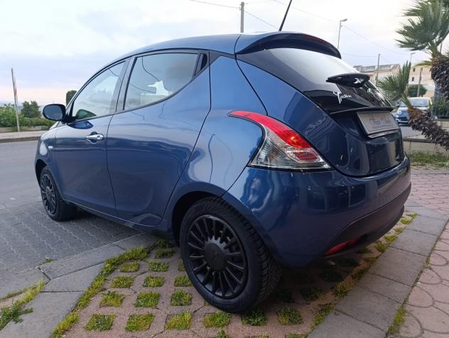 Lancia Ypsilon 1.0 FireFly 5 porte S&S Hybrid Silver - Foto 6