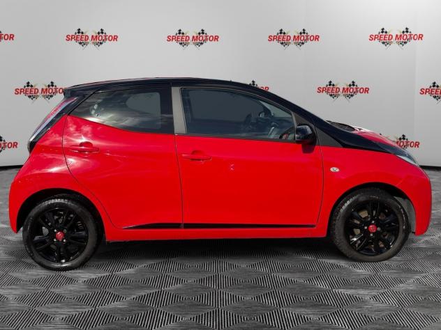 Toyota Aygo Aygo 5p 1.0 x-cool 70 CV, RETROCAMERA! - Foto 2