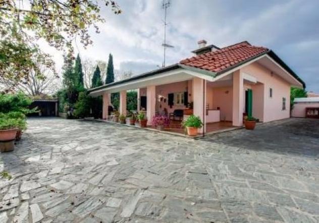 Villa in vendita a Marina di Carrara - Carrara 200 mq Rif: 553118