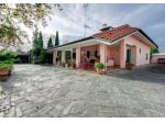 Villa in vendita a Marina di Carrara - Carrara 200 mq  Rif: 553118