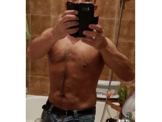 Massaggi - benessere Roma - Massaggiatore per massaggio Relax, Svedese e Tantrico solo per donne Tel:3520334860